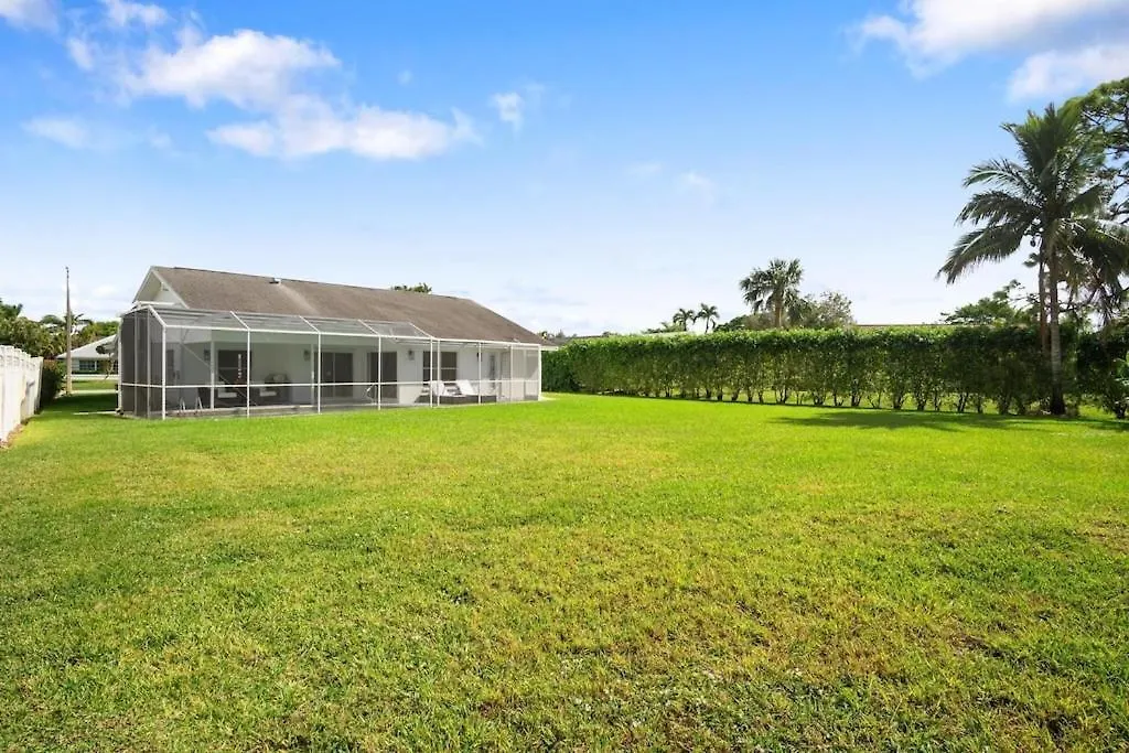 Heated Pool Home Located In Golf Course Community-1