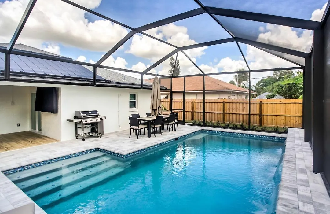 Naples Home W/ Lanai & Pool Near Vanderbilt Beach!-1