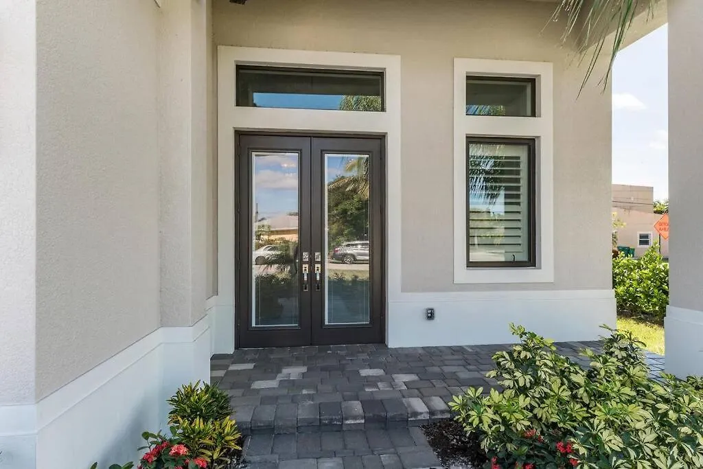 Bella Casa At The Beach 4 Bd Rms 2 En-Suites-1