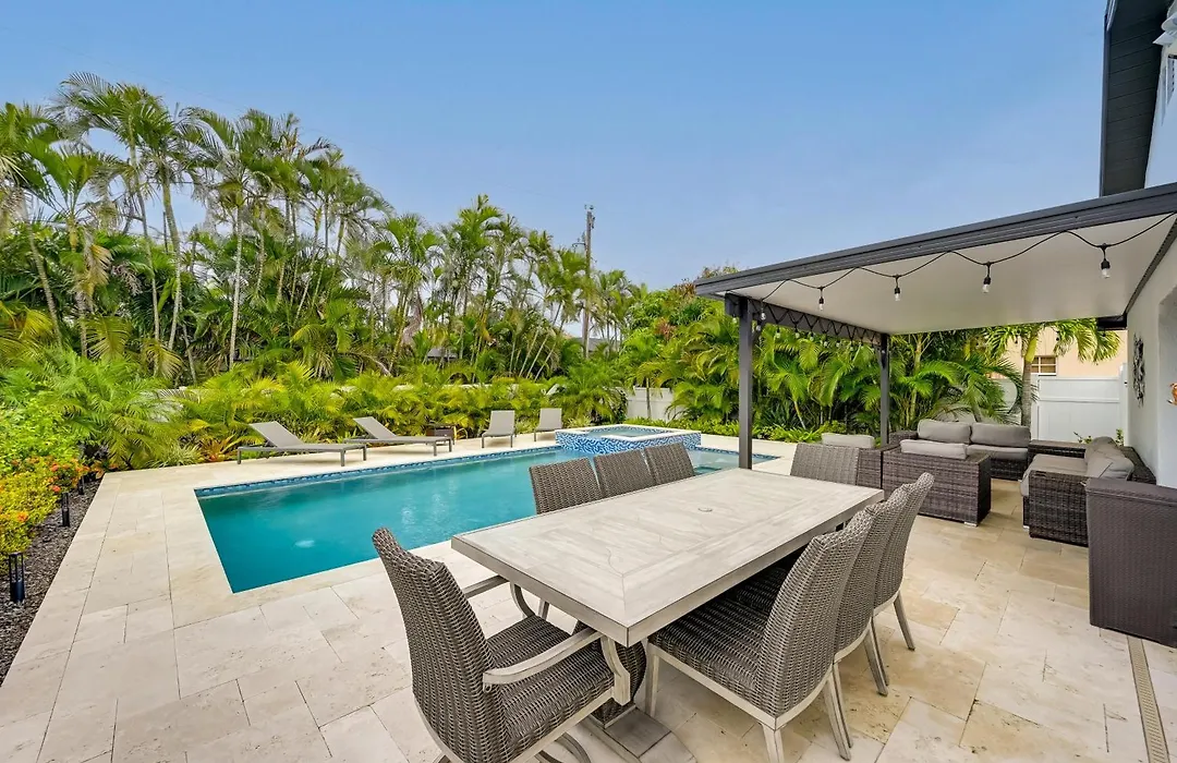 Naples Home W/ Patio < 1 Mi To Beaches!-1