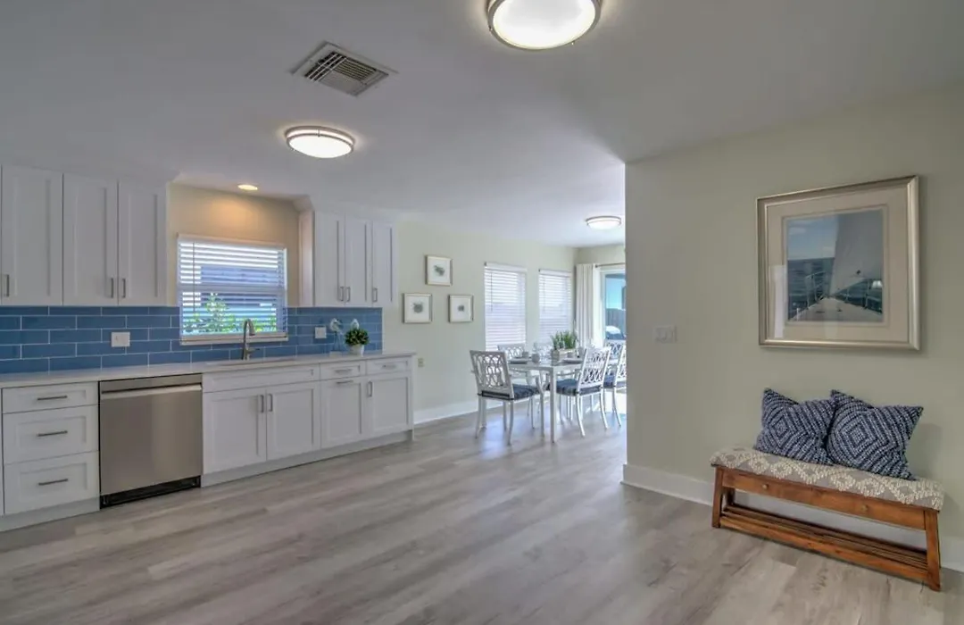 Newly Refurbished Naples Park Cottage With A Heated Pool-1