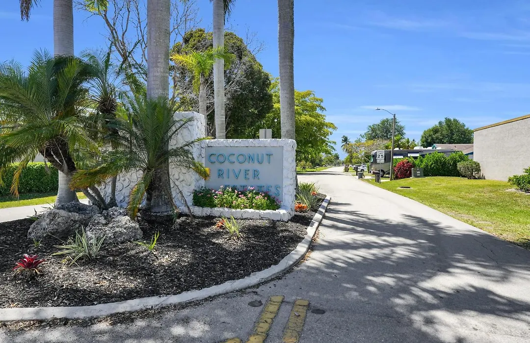 Naples Single Family Pool Home - Kayak The Gordon River & Be Close To The Beach!-1
