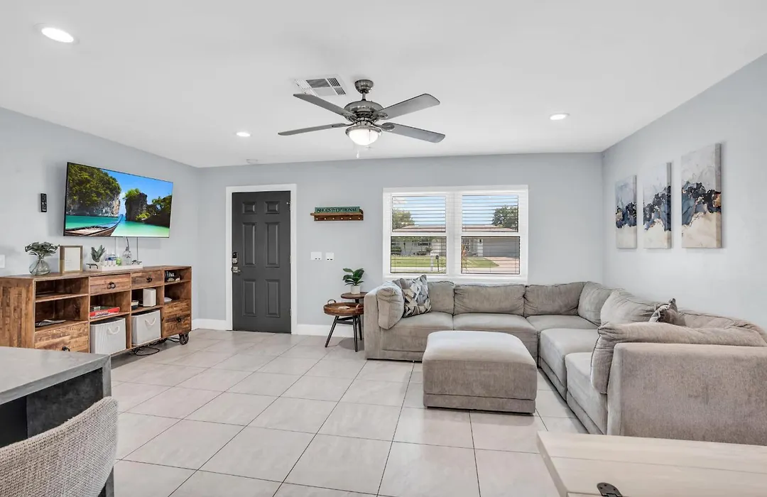 Salt Water Heated Pool Home With A Tiki Bar, A Garage Game Room And 4 Bikes-1