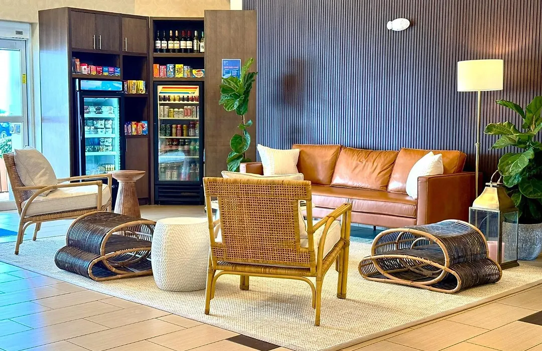 Holiday Inn Express & Suites Naples Downtown - 5Th Avenue By Ihg-1