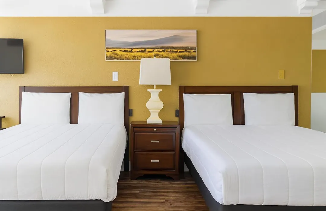 Spinnaker Inn Of Naples-1