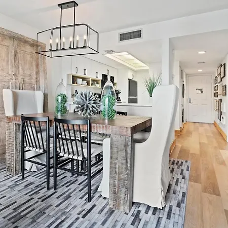 Park Shore Unit Beautiful Beaches And 5Th Ave Shopping-3