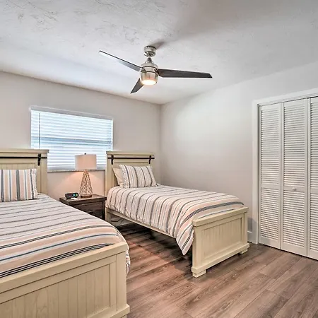 Chic Naples Getaway With Pool And Spa Less Than 2 Mi To Beach!-3