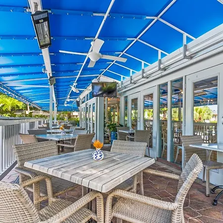 Newly Remodeled, Pool,Tennis,5 Mins Drive 2 Beach-2