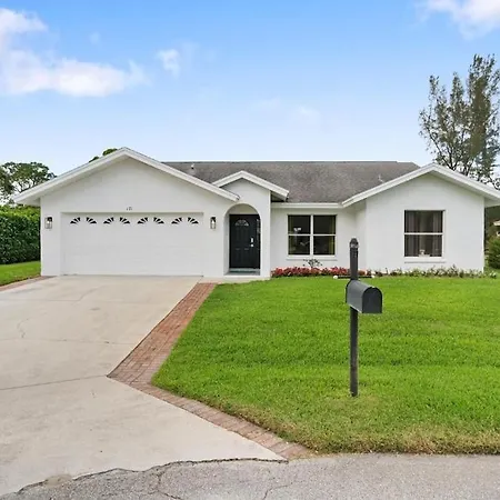 Heated Pool Home Located In Golf Course Community-2