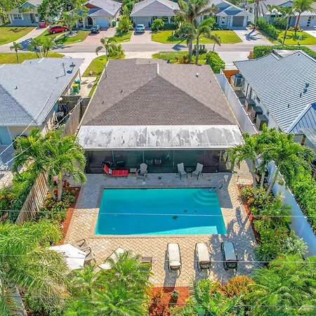 Coastal Palms Retreat-3