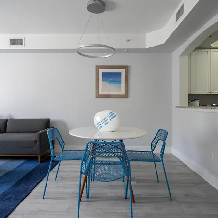 Modern 1Br Condo-5 Min Bike Ride To The Beach-3