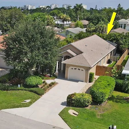Cozy Beach House - 5 Minutes From Vanderbilt Beach-3