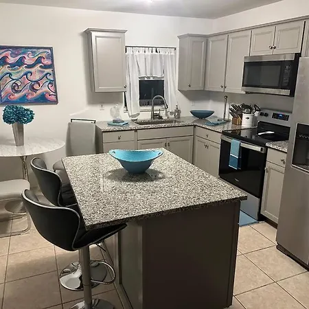 2/1 Naples Hideaway-2