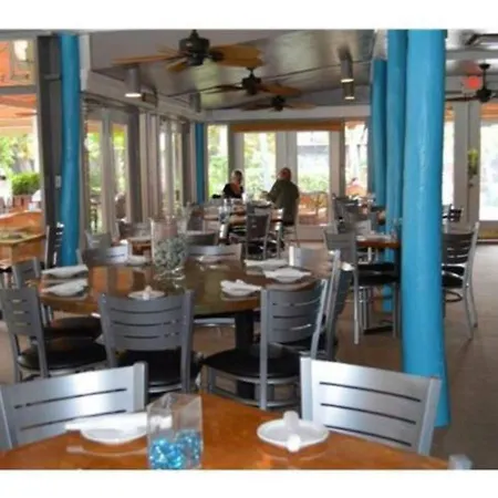 Park Shore Resort Modern Waterview 2 Bed 2 Baths-2