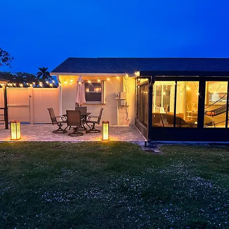 Freshly Remodeled 1970'S Single Story Villa-2