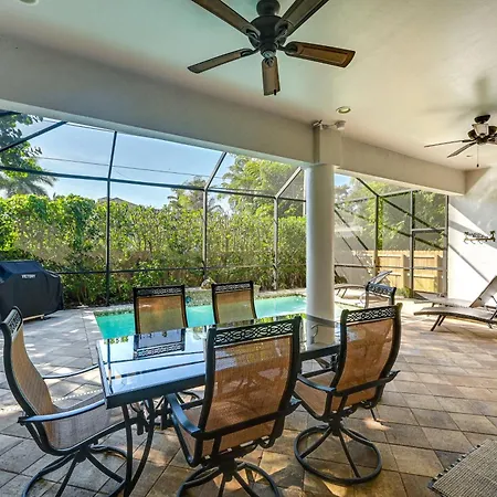 Chic Naples Retreat W/ Private Heated Pool & Lanai-2