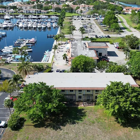 Marina Paradise-2