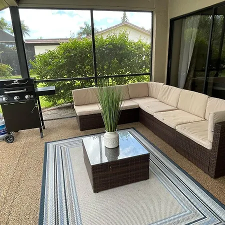 Pool Home With A New Sparkling Pool, Close To Beach, Lovely Lake View-3