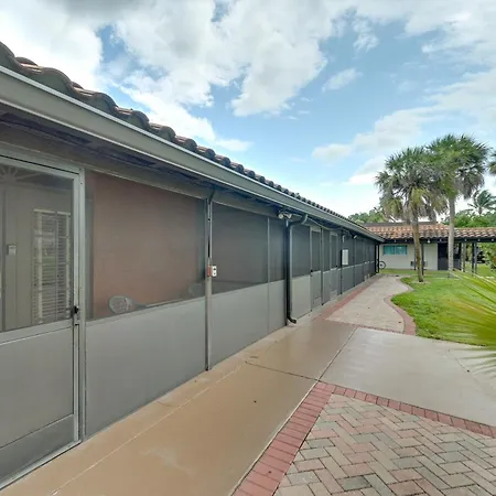Community Pool And Tennis Courts! Naples Studio-3
