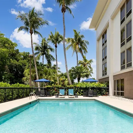 Hampton Inn Naples-Central-2
