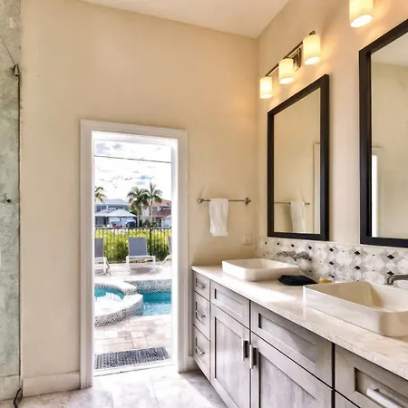 Sorrento - Spacious 5Br 4,5Ba Home With Private Pool & Hot Tub, Ideal For Families And Groups! Pet Friendly With Plenty Of Comfort And Space, Short Walk To Delnor Wiggins Beach, Close To Naples Attractions!-3