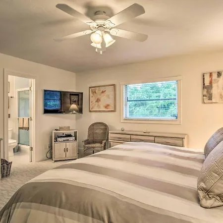 Spacious Naples Home < 1 Mi To Vanderbilt Beach!-2