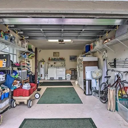 Spacious Naples Home < 1 Mi To Vanderbilt Beach!-3